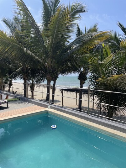 Casa El Almirante – Beachfront Villa with Pool & Staff in Zorritos