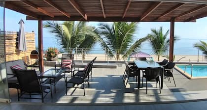 Zorritos Luxury Beach House am Meer / familienfreundlich