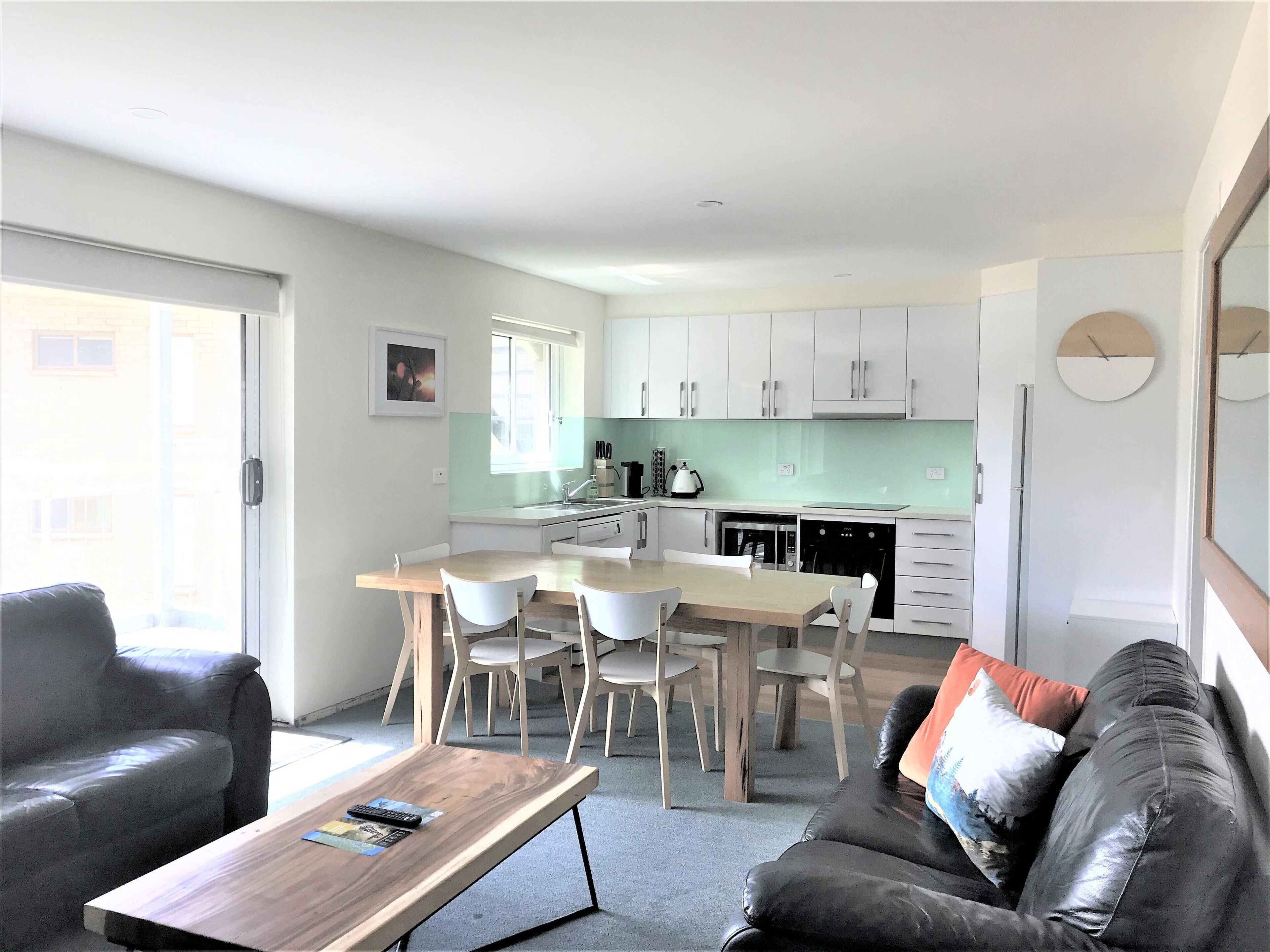 Les Chalets 3 - Premier Location — image 2