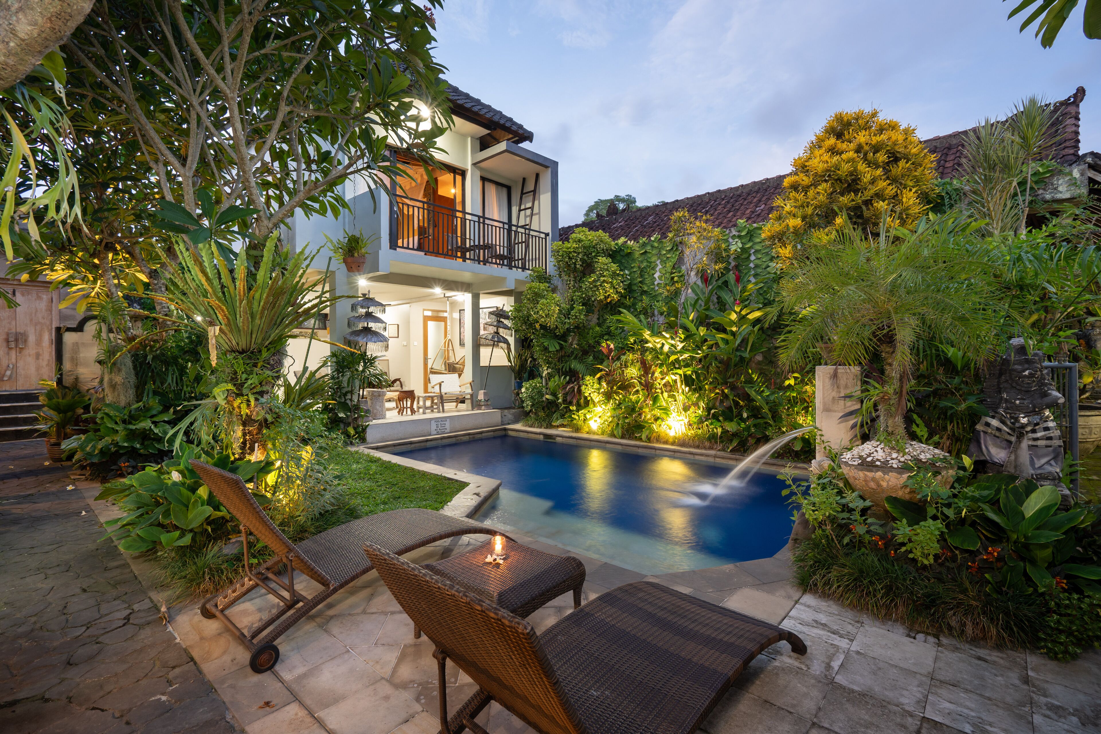 حمّام سباحة خارجي