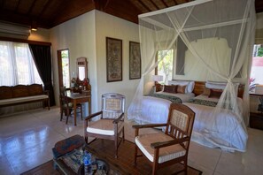 2 bedrooms, in-room safe, free WiFi, bed sheets - 2 bedroom private villa with pool in Ubud, Bali (Ubud)