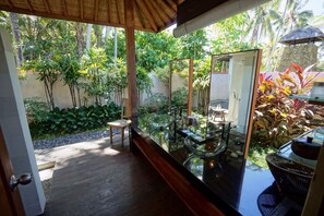 Outdoor dining - Villa Taman Kanti, 2 bedroom private villa with pool in Ubud, Bali (Ubud)