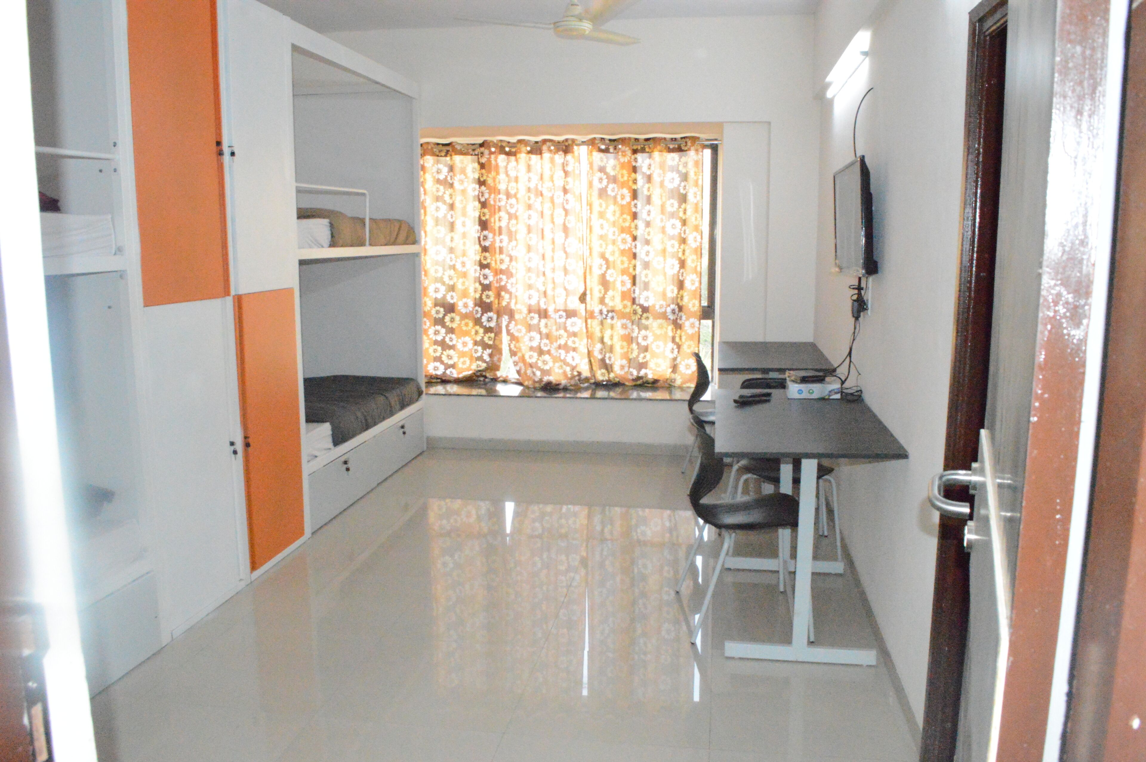 Eon The EcoTEL ..A New Generation Hostel