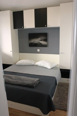 2 bedrooms, Internet