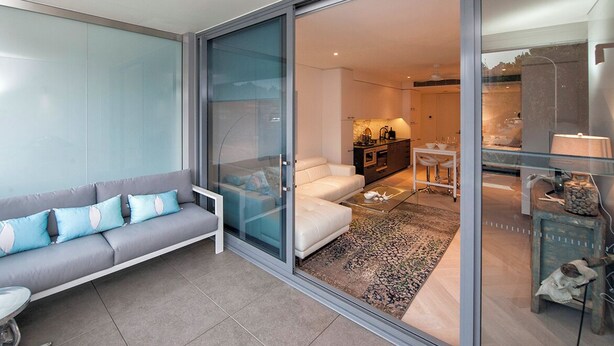 Living area - Woolloomooloo - WMLOO -  Cowper Wharf Road - Stylish Studio with Balcony, BBQ Parking by Woolloomooloo Wharf (Woolloomooloo)