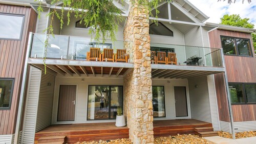 THE STELVIO VILLAS - TWO : Bright