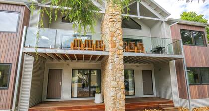 THE STELVIO VILLAS - TWO : Bright