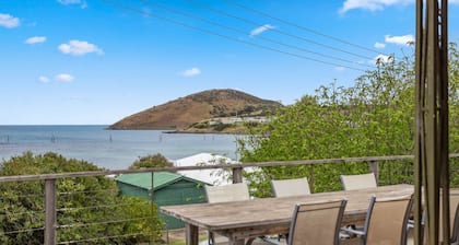 Breathtaking Views of Encounter Bay Pet Friendly