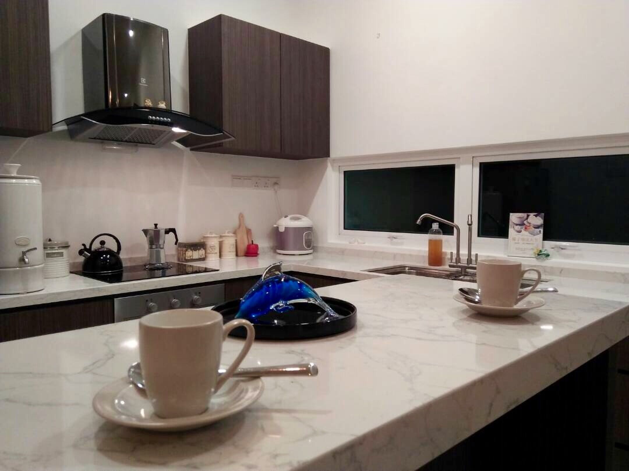 TROPICAL ESCAPE HOME