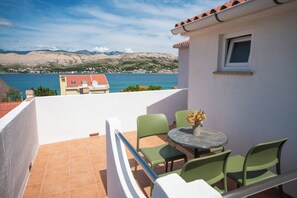 Outdoor dining - Apartman Tea 4 person (Pag)