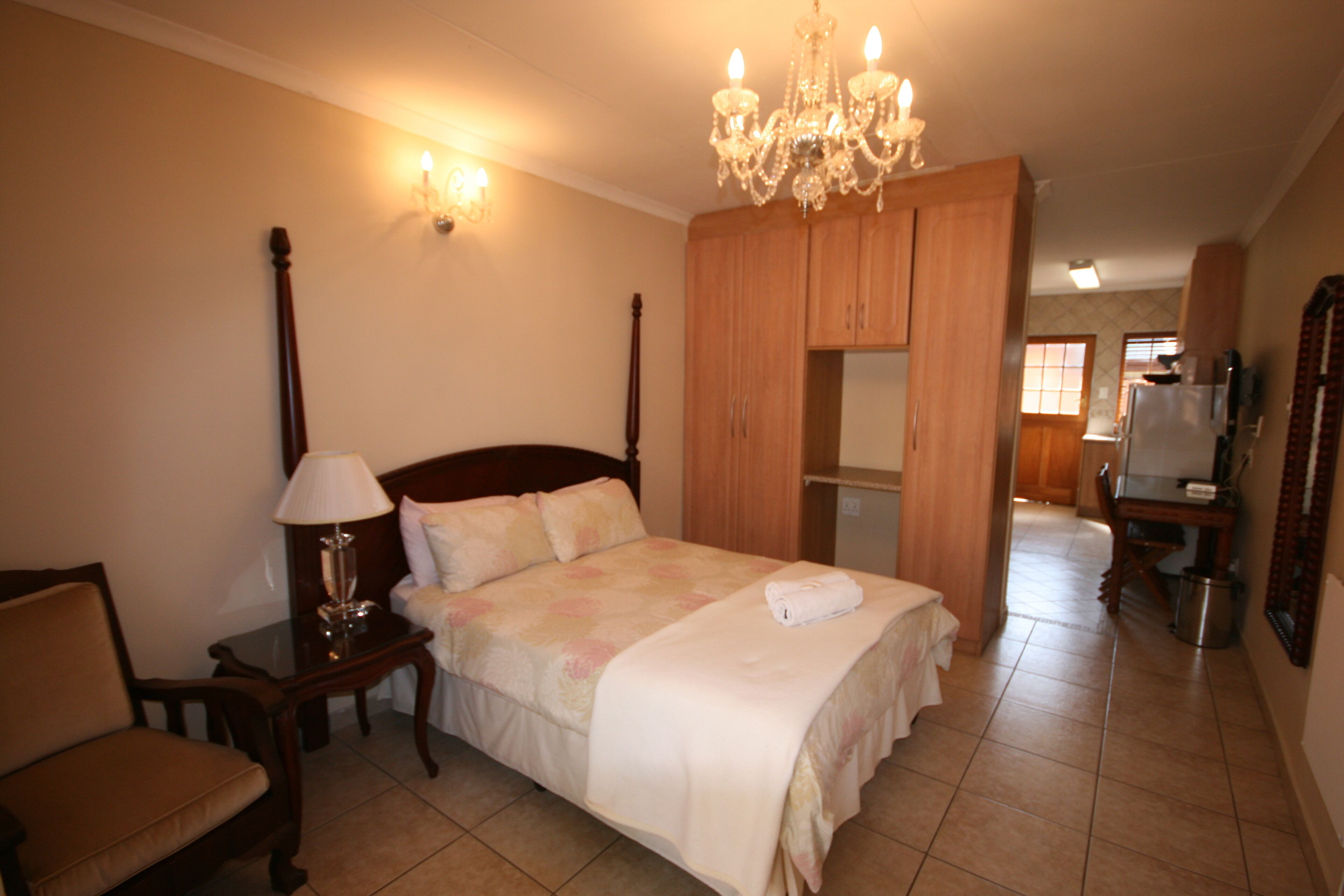 1 bedroom self-catering accommodation in Fourways, Johannesburg (sleep 2)