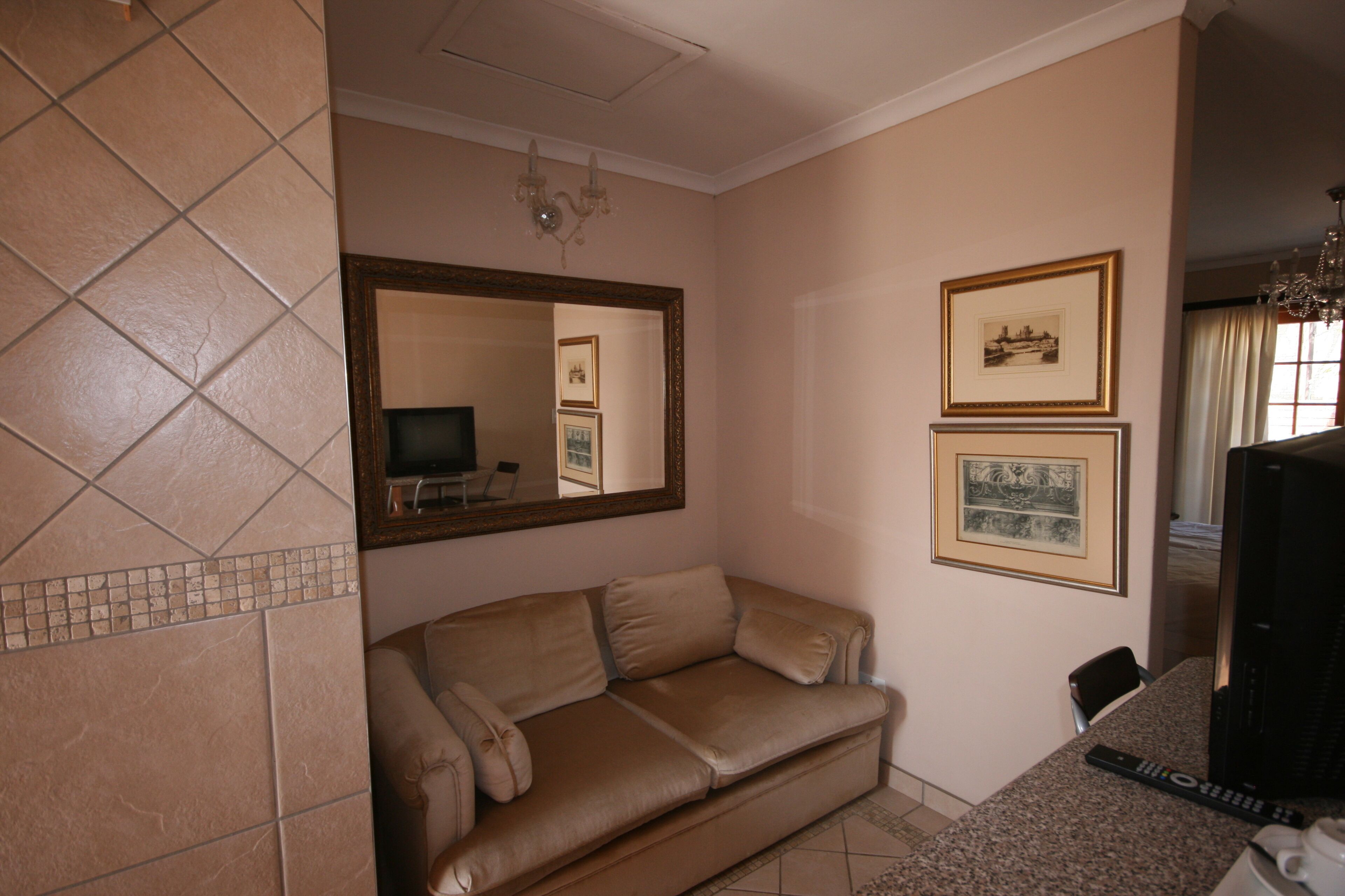 1 bedroom self-catering accommodation in Fourways, Johannesburg (sleep 2)