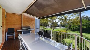 Outdoor dining - Greenpark 12 - So Very Close to the Beach (Avoca Beach)