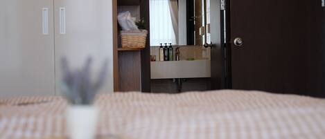 2 chambres, fer et planche à repasser, accès Internet, draps fournis