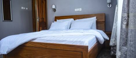 Iron/ironing board, free WiFi, bed sheets