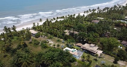 Rantatalo uima-altaalla, 04 sviittiä,<br>km 25 Ilheus - Itacaré - Jalka hiekkaan ...