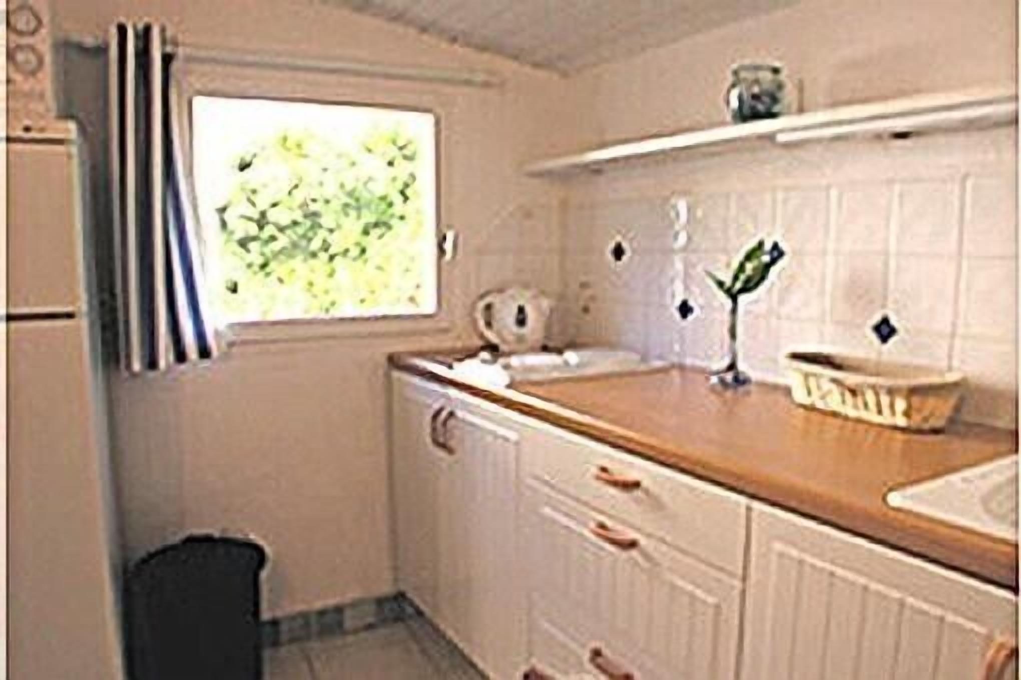 Small, quiet country house with pool, close to the golf