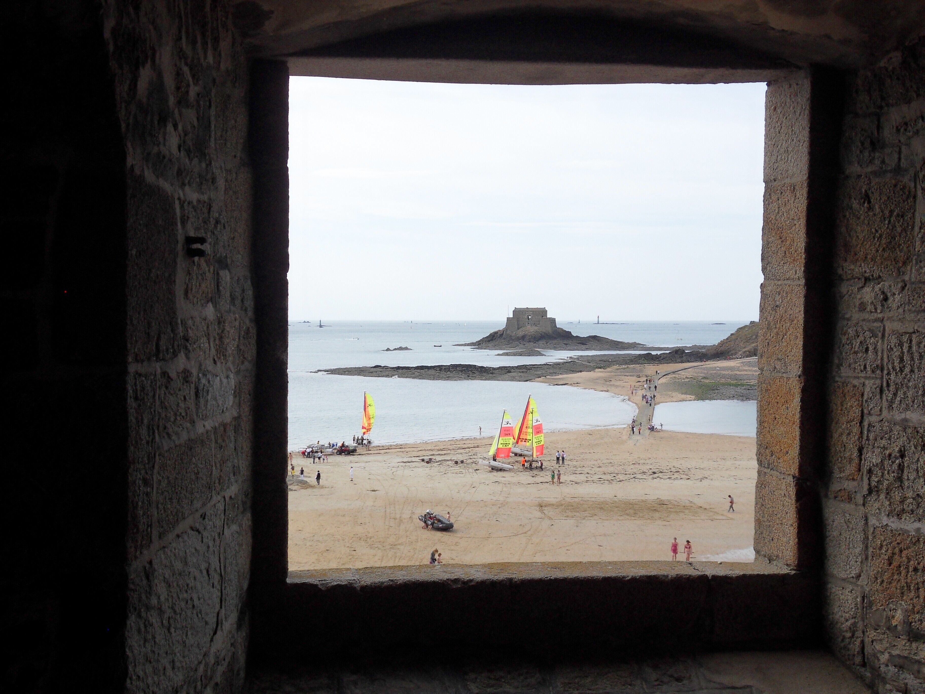 Vue de la porte des Bés