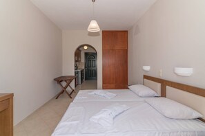 1 bedroom, iron/ironing board, Internet, bed sheets