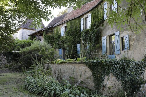 Maison de Maitre +petite maison Perigourdine for 12 people in the causse