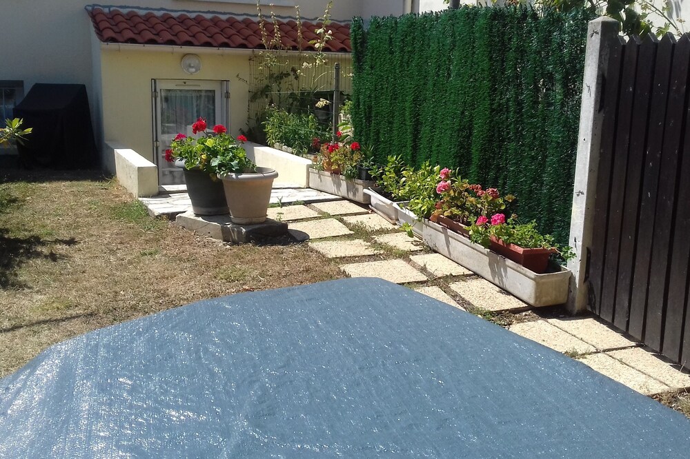 location st jean d'angely 17400