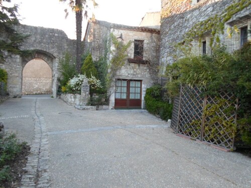 Furnished one-storey villa with 8 sleepings with a private pool