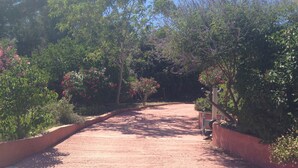 Unclassified image, 2 of 19, button - View over the village of Castellet  (La Cadiere d'Azur)
