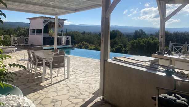 Unclassified image, 1 of 19, button - View over the village of Castellet  (La Cadiere d'Azur)