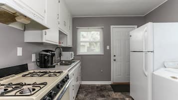 Cottage, 2 Bedrooms, Non Smoking | Private kitchen | Full-size fridge, microwave, oven, stovetop