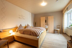 2 Schlafzimmer, Reisekinderbett, WLAN, Bettwäsche