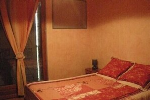 2 habitaciones, tabla de planchar con plancha y wifi gratis 
