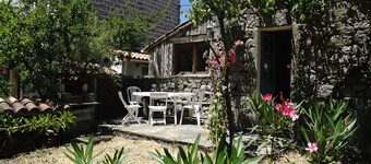 小さな静かな村にある典型的な山の家30mnアジャクシオ