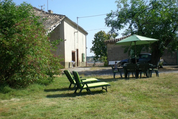 Les abords, sans vis à vis.