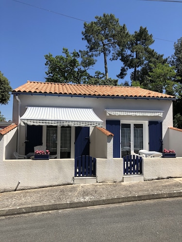 Detached detached house in a quiet Saint Palais sur Mer near the beach and shops