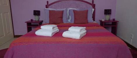 3 bedrooms, in-room safe, iron/ironing board, travel cot