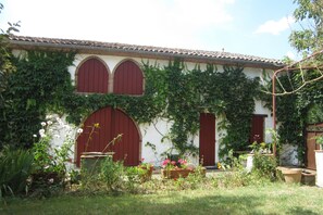 Exterior - Stone country house with swimming pool for 10/12 people (Gironde)