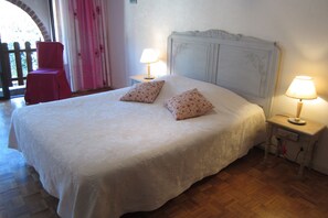 4 bedrooms, iron/ironing board, Internet - Stone country house with swimming pool for 10/12 people (Gironde)