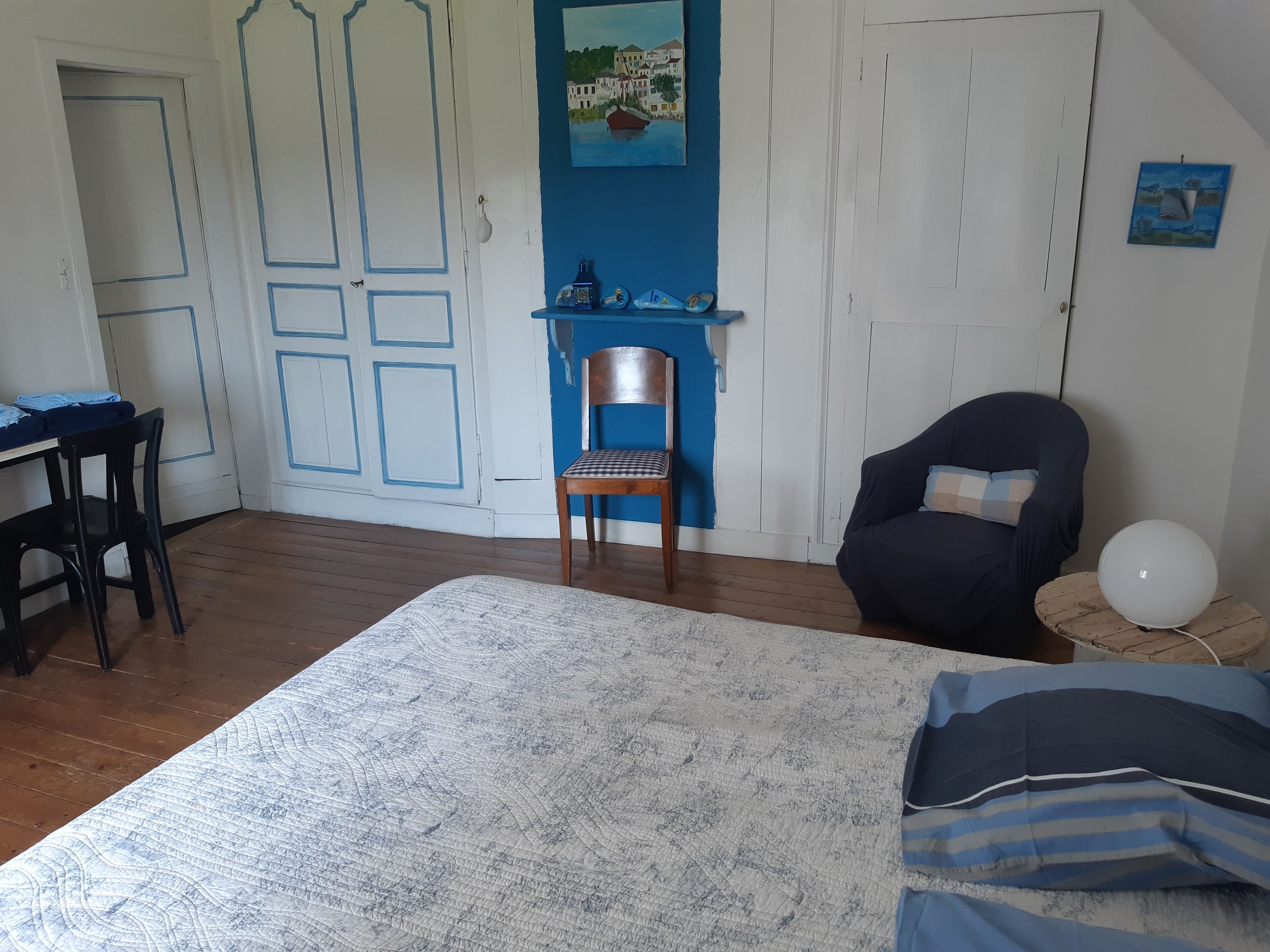 120km from Paris to the countryside, (Le Perche en Eure et loir). Heated swimming pool. 