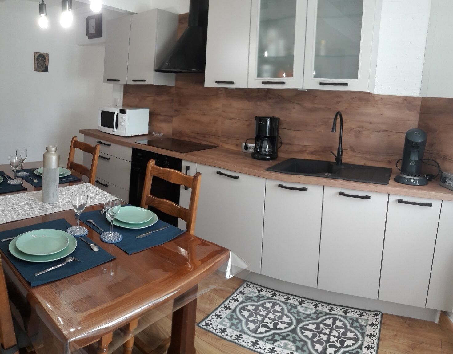 Village house on 3 levels comfortable, good benefits