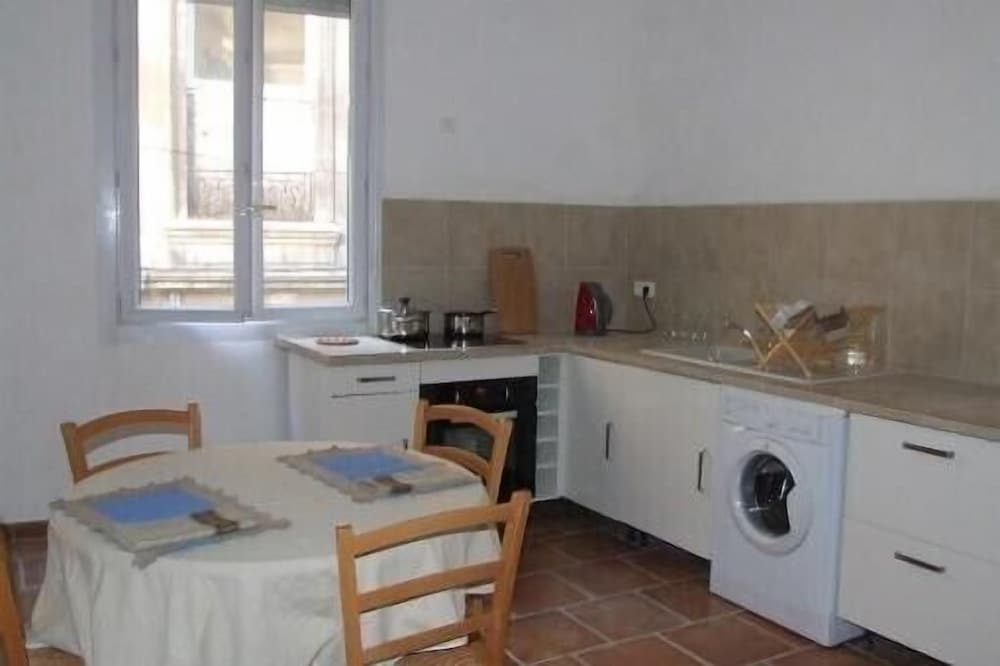 A spacious apartment in the center of Avignon