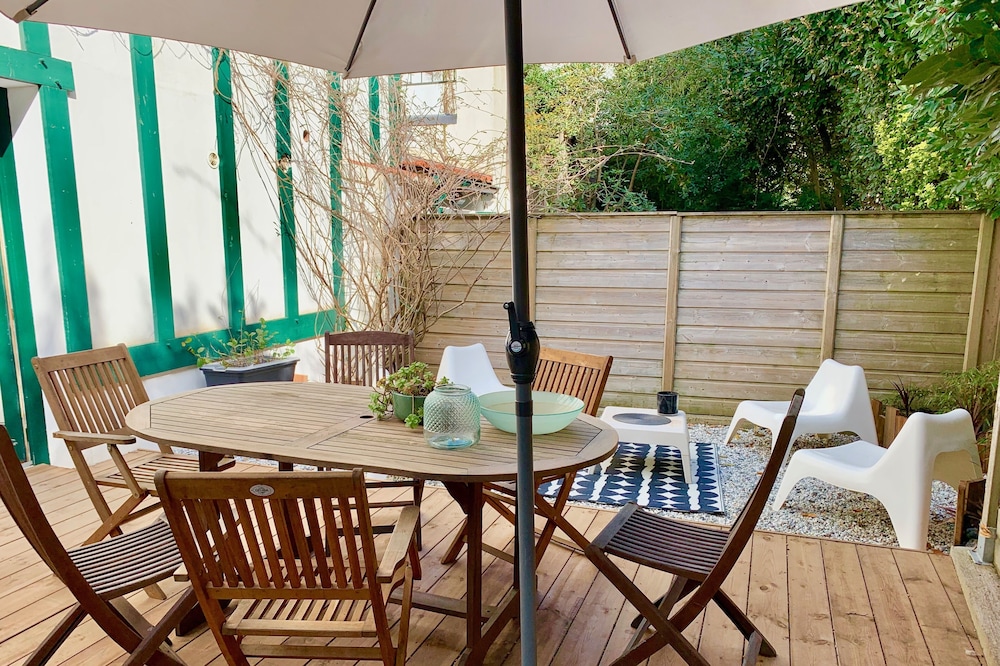 Lovely cottage T 3, Biarritz center, private garden, very quiet, south