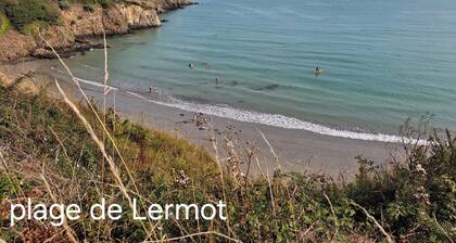 Ideal family home 800 m from the coast - heated swimming pool - 600m2 garden