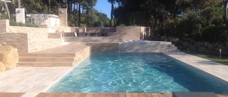 Piscine extérieure, piscine chauffée