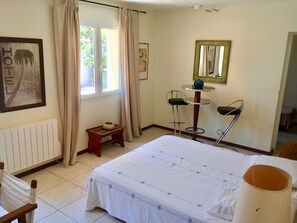 1 soverom, strykejern/-brett, wi-fi og sengetøy