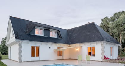 Landbesitz für 12 Personnen mit geheiztem Pool zwischen Meer und Land