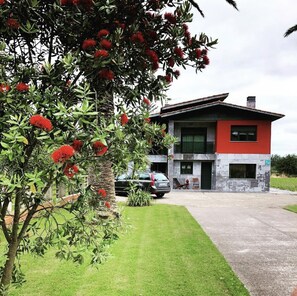 Property grounds - La Casa de la Ria (I) (Ribadesella)