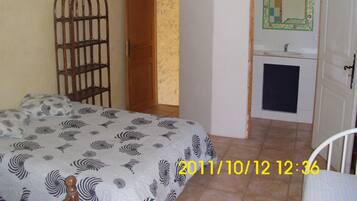 6 slaapkamers, een strijkplank/strijkijzer, gratis wifi, beddengoed