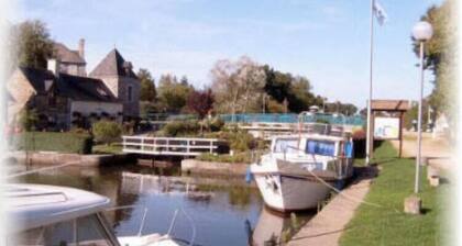 Former manor house, quiet estate, south courtyard and peaceful atmosphere