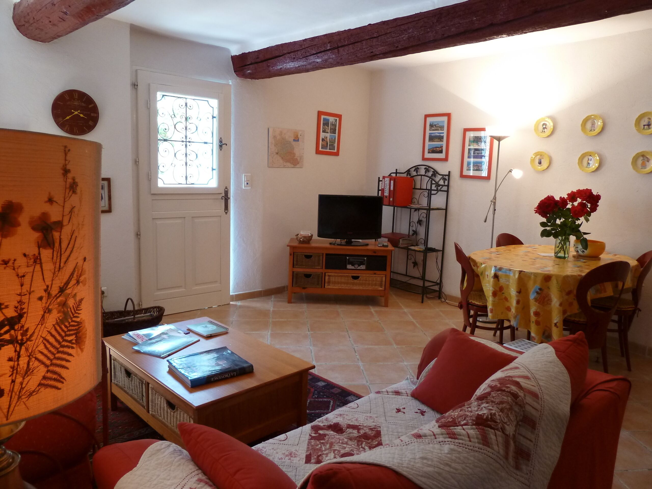 Charming village cottage renovated with taste at the heart of the Vaucluse