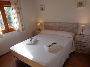 2 soverom, strykejern/-brett, reiseseng for barn og wi-fi (inkludert)